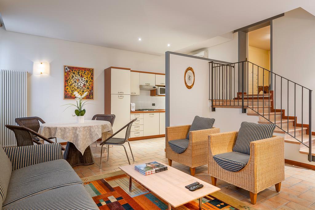 Palazzo Brando - Living Apartments Τρεβίζο Δωμάτιο φωτογραφία
